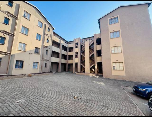 2 BEDROOM PROPERTY TO RENT IN FLEURHOF